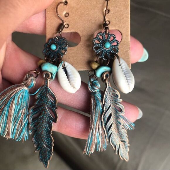 Flower Feather Boho Cowrie Shell Earrings (g3 - Picture 6 of 8
